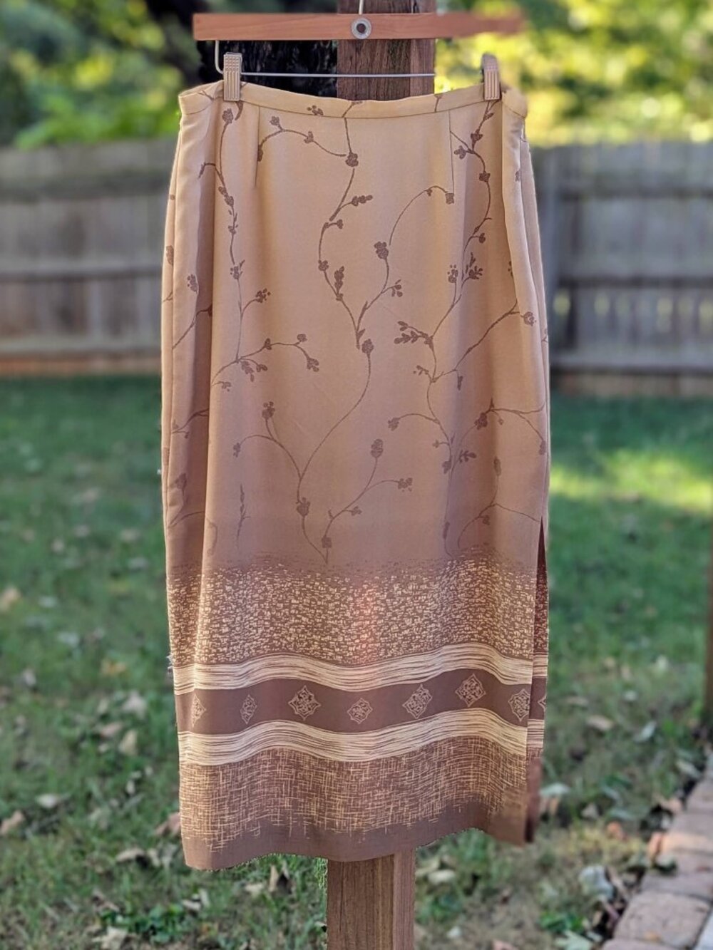 Josephine Chaus Vintage Tan Floral Skirt